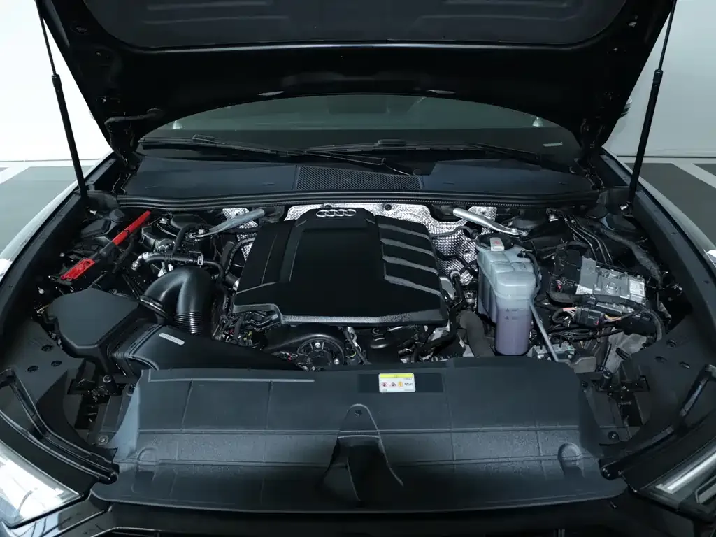 Audi A6L 2024 из CN, фото 9