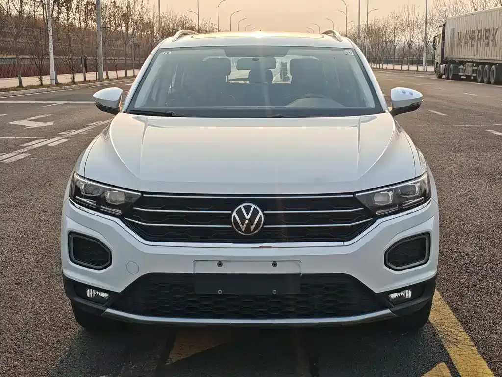 Volkswagen T-Roc — фото 2