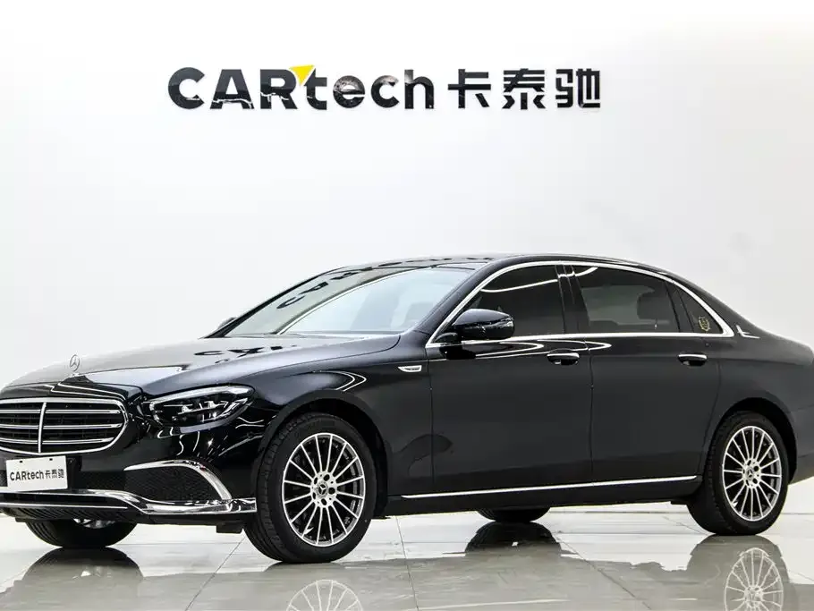 Mercedes-Benz E-Class — фото 1