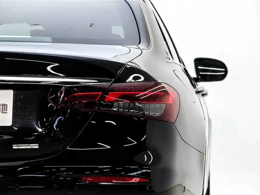 Mercedes-Benz E-Class — фото 10