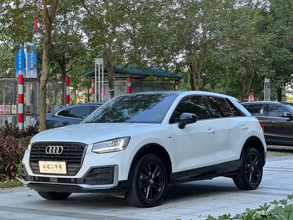 Audi Q2L