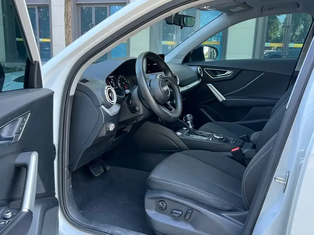 Audi Q2L 2021 из CN, фото 5