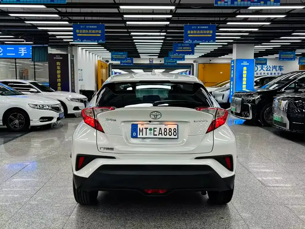 Toyota C-HR — фото 4