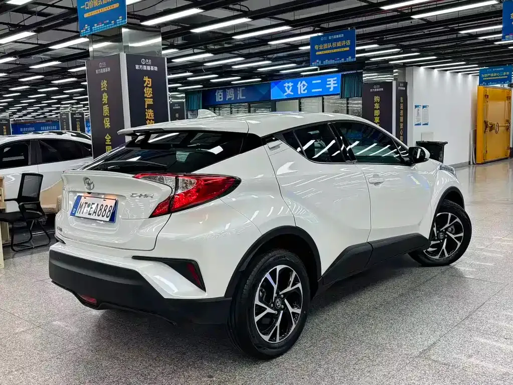 Toyota C-HR — фото 6