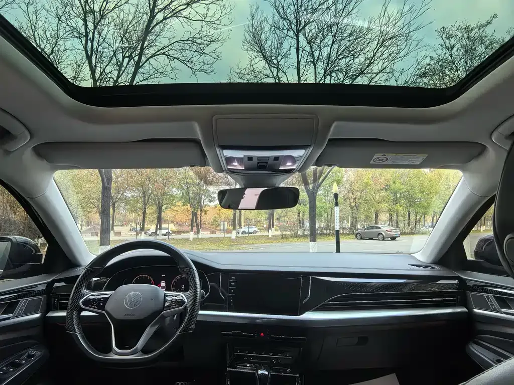 Volkswagen Passat 2023 из CN, фото 10