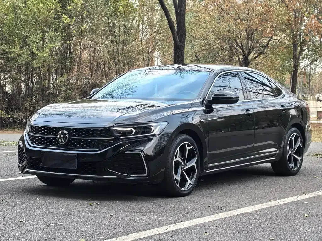 Volkswagen Passat 2023 из CN, фото 3
