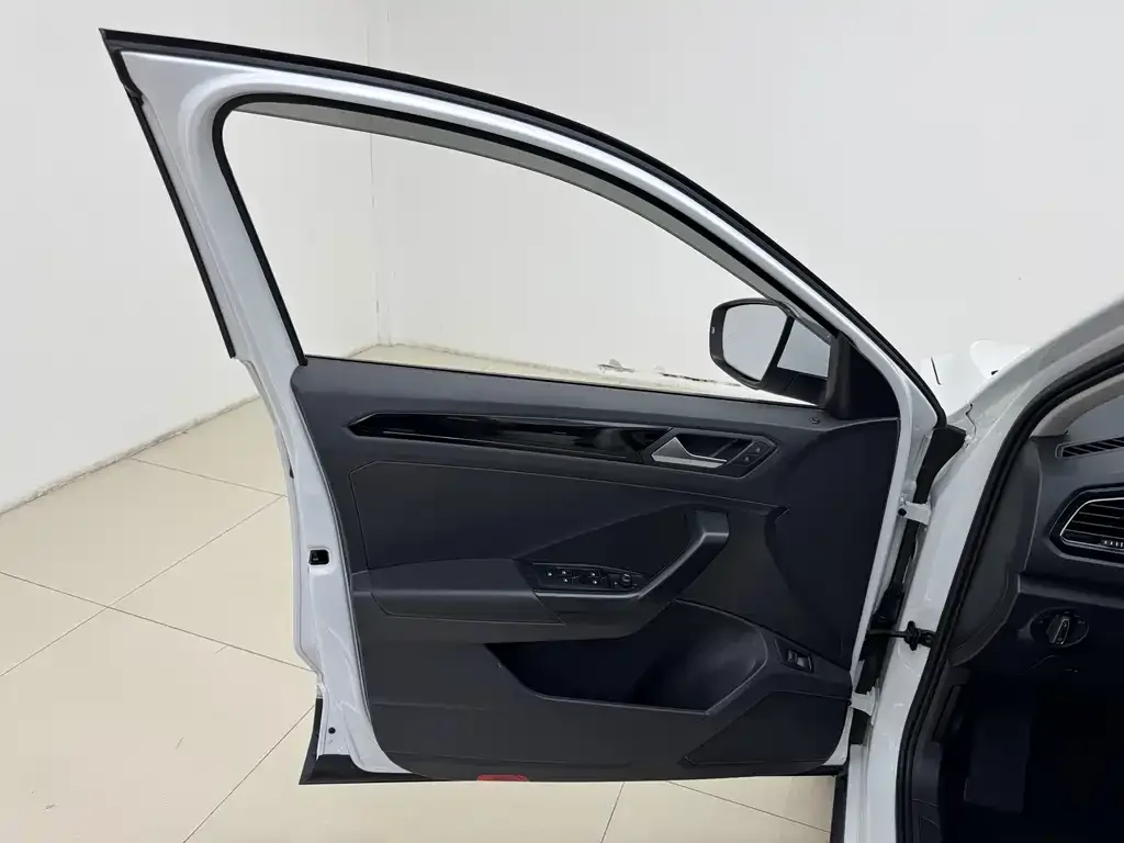 Volkswagen T-Roc 2022 из CN, фото 7