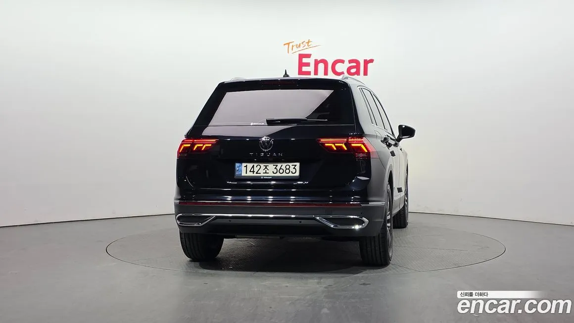 Volkswagen Tiguan — фото 4