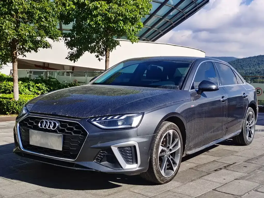 Audi A4L 2022 из CN, фото 1