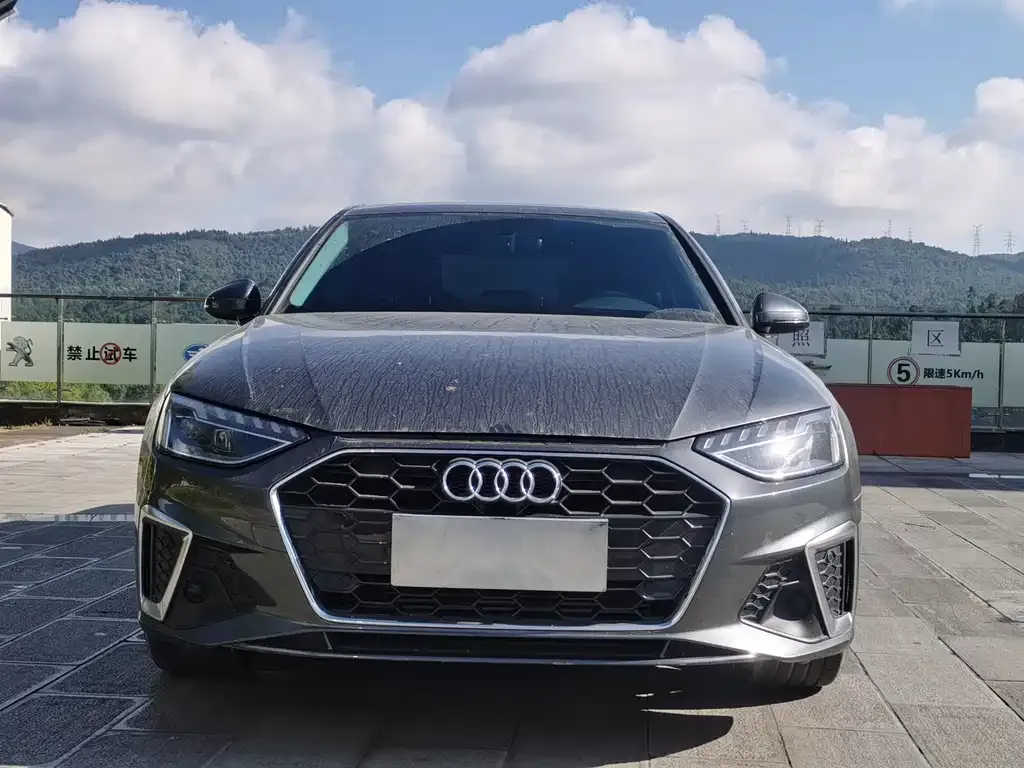 Audi A4L 2022 из CN, фото 2