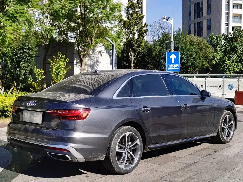 Audi A4L 2022 из CN, фото 7