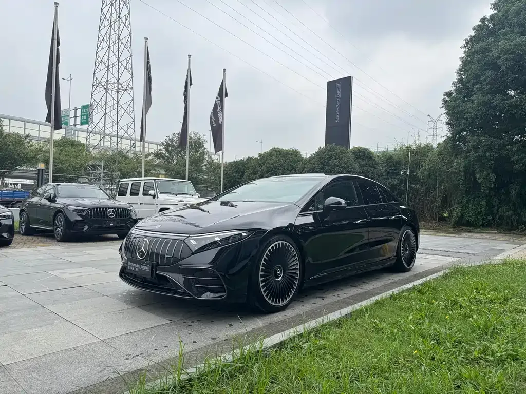 Mercedes-Benz EQS AMG — фото 1