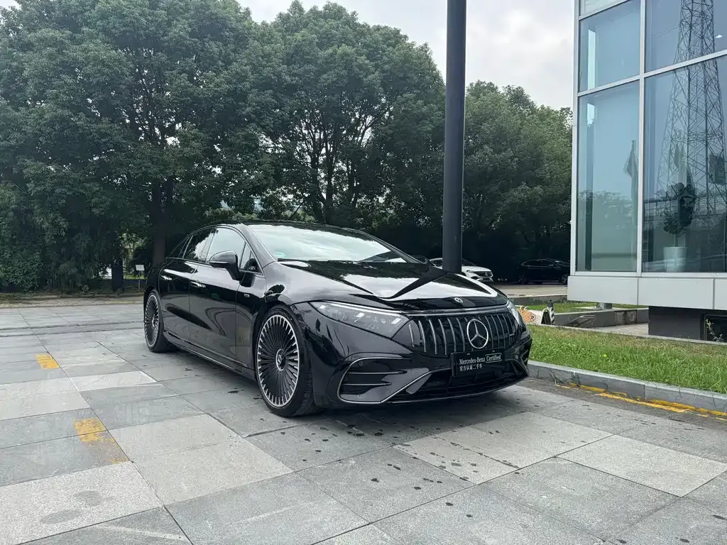 Mercedes-Benz EQS AMG — фото 3
