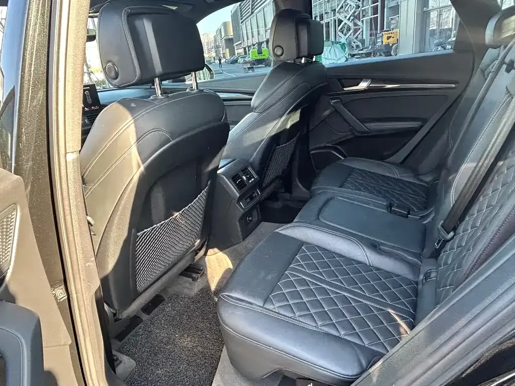 Audi SQ5 2022 из CN, фото 10