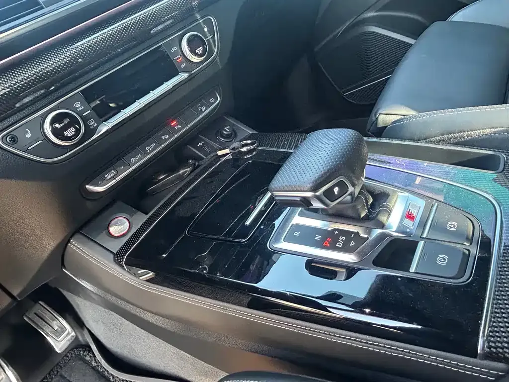 Audi SQ5 2022 из CN, фото 7