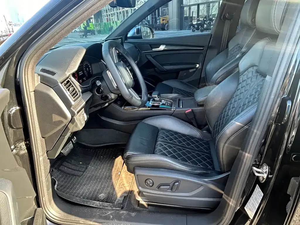 Audi SQ5 2022 из CN, фото 9