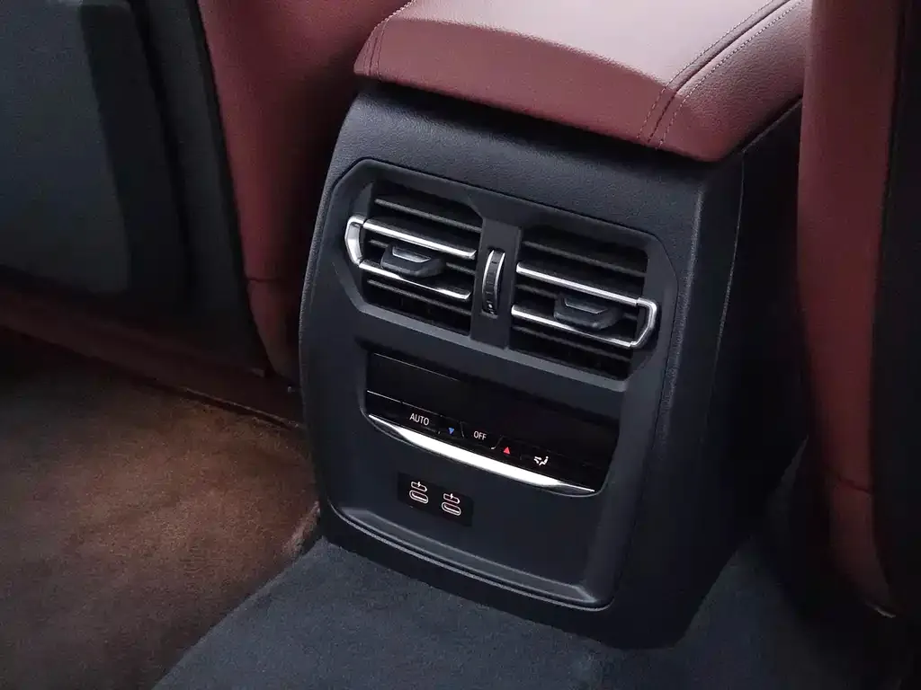 BMW 3 Series 2022 из CN, фото 10