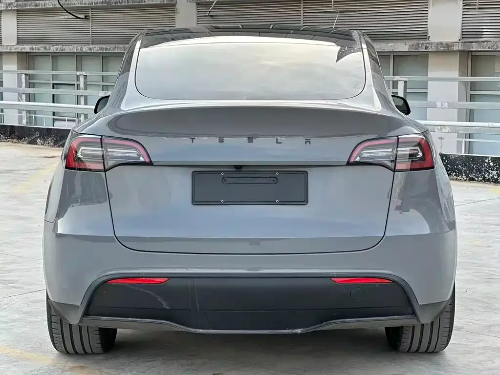 Tesla Model Y — фото 4