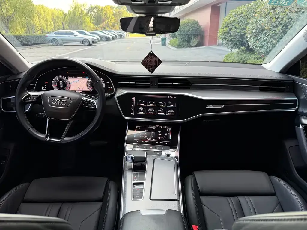 Audi A7 2021 из CN, фото 4