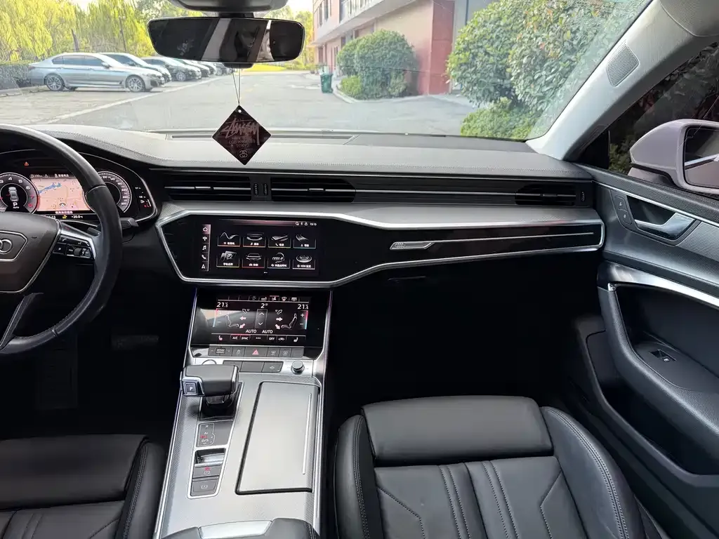 Audi A7 2021 из CN, фото 7