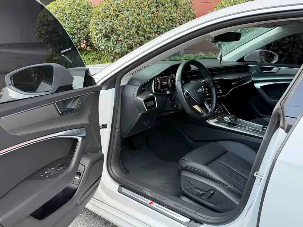 Audi A7 2021 из CN, фото 8
