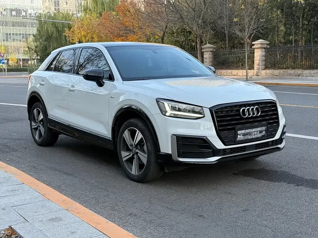 Audi Q2L — фото 2