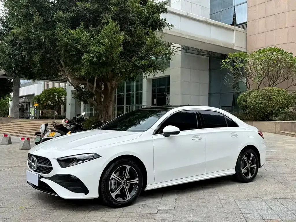Mercedes-Benz A-Class 2024 из CN, фото 1