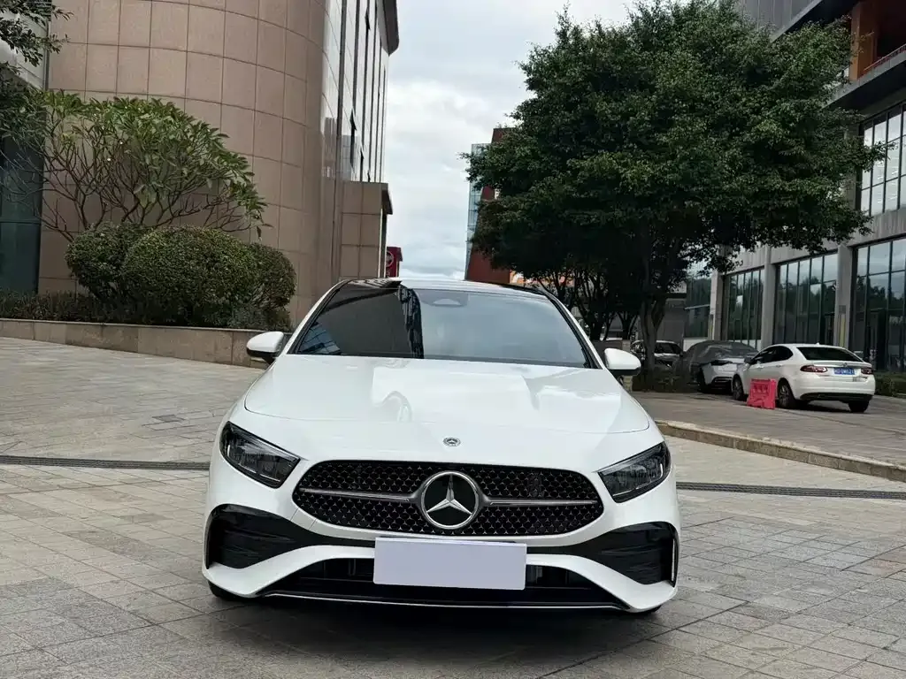 Mercedes-Benz A-Class 2024 из CN, фото 2