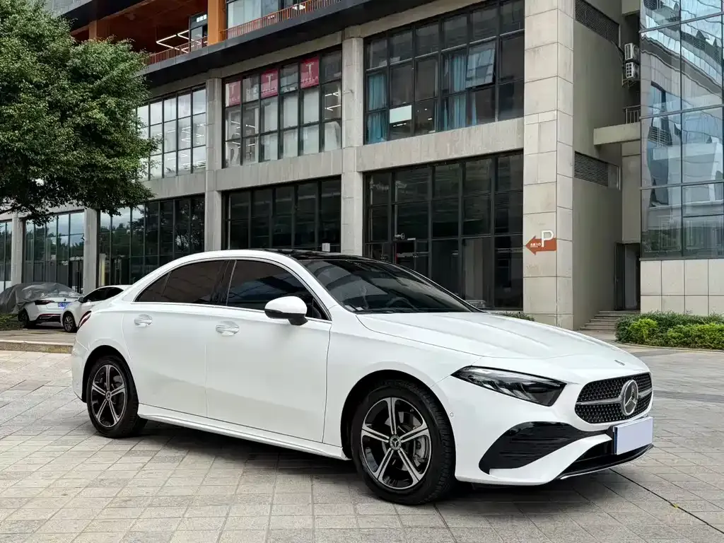 Mercedes-Benz A-Class 2024 из CN, фото 3