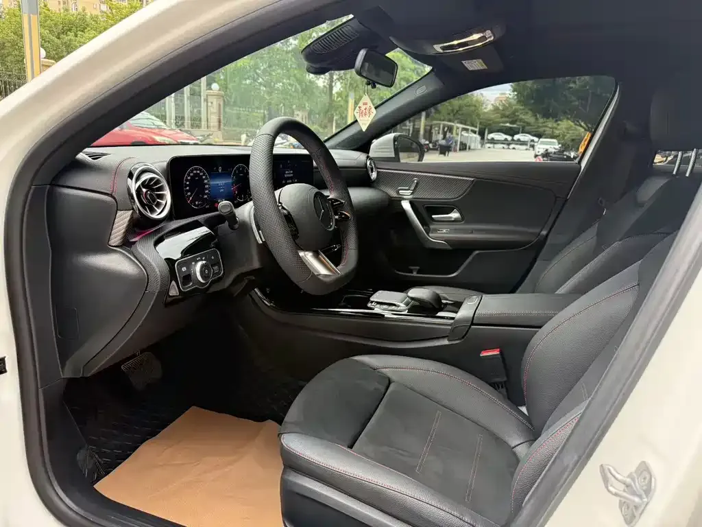 Mercedes-Benz A-Class 2024 из CN, фото 4