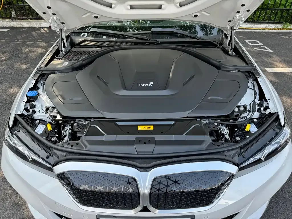 BMW i3 2025 из CN, фото 9