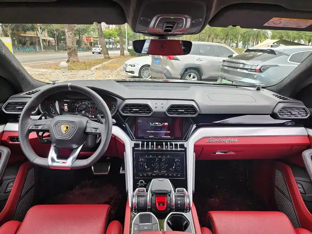 Lamborghini Urus — фото 6