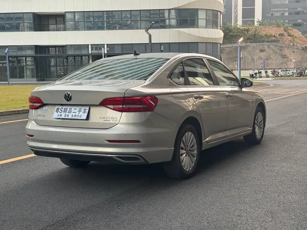 Volkswagen Lavida 2021 из CN, фото 9