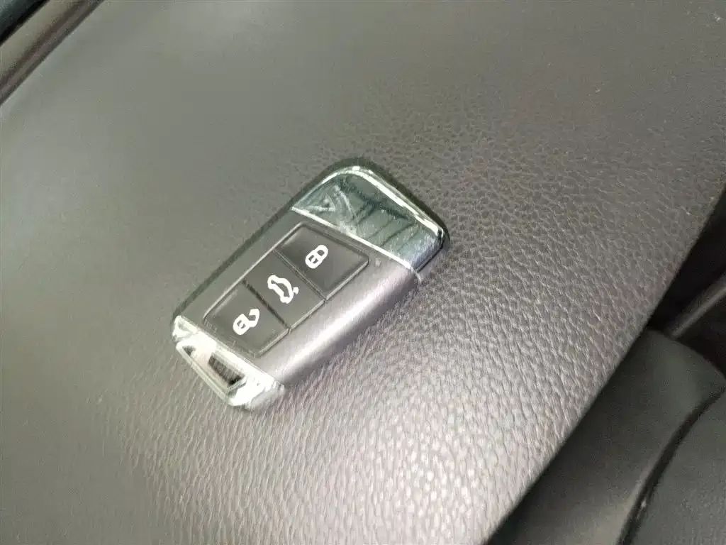 Volkswagen Magotan 2023 из CN, фото 9