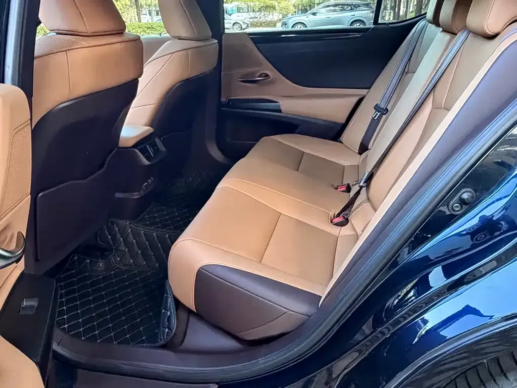 Lexus ES 2021 из CN, фото 8