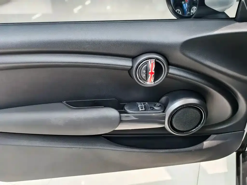 MINI Cooper (3-door) 2024 из CN, фото 4
