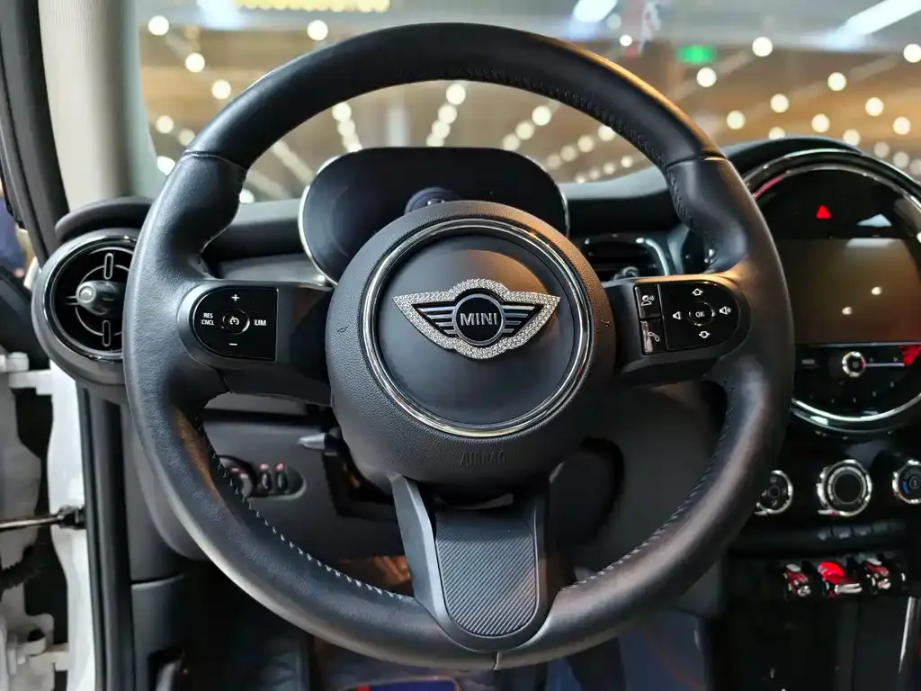 MINI Cooper (3-door) 2024 из CN, фото 6