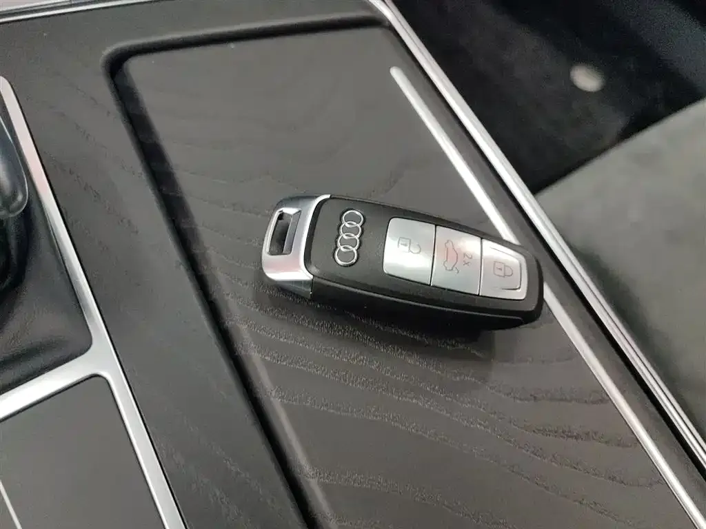 Audi A6L 2024 из CN, фото 9