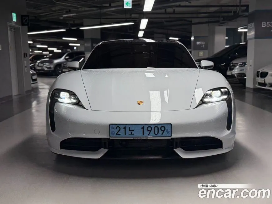 Porsche Taycan 2021 из KR, фото 2