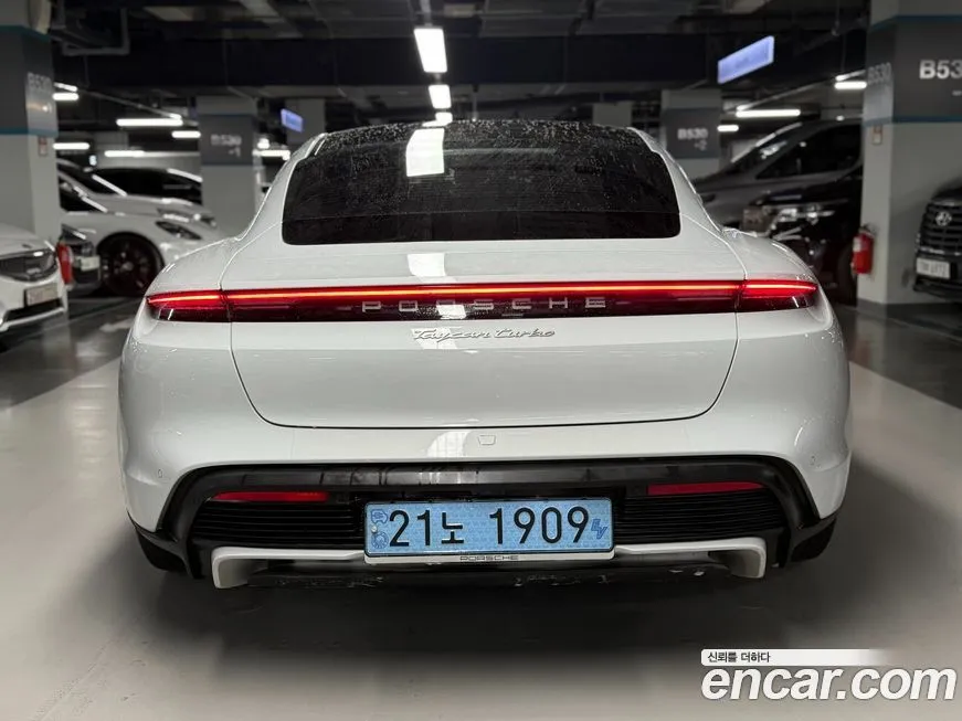 Porsche Taycan 2021 из KR, фото 3