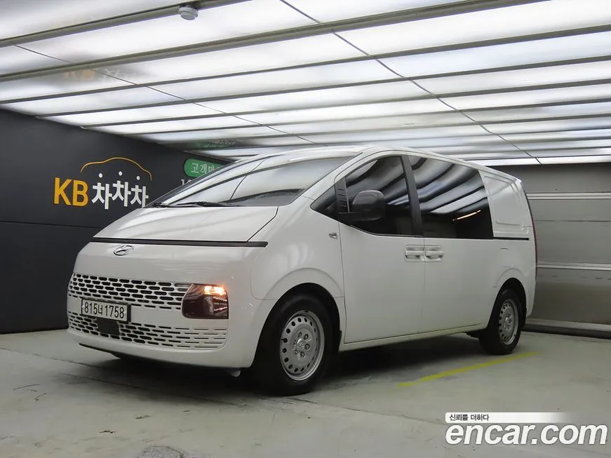 Hyundai Staria — фото 1