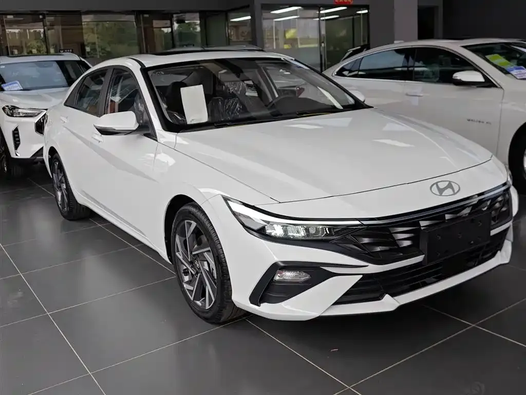 Hyundai Elantra — фото 4
