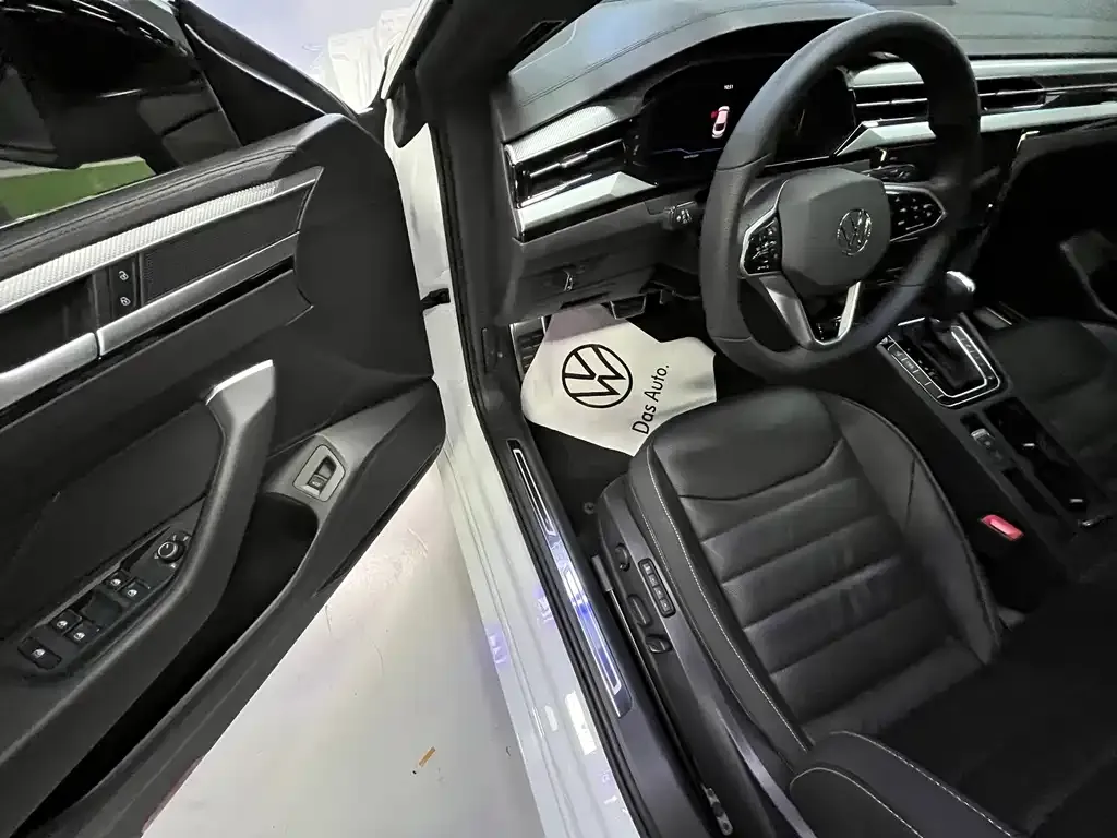 Volkswagen CC 2023 из CN, фото 10