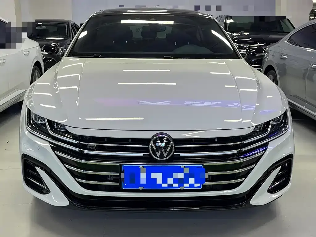 Volkswagen CC 2023 из CN, фото 2