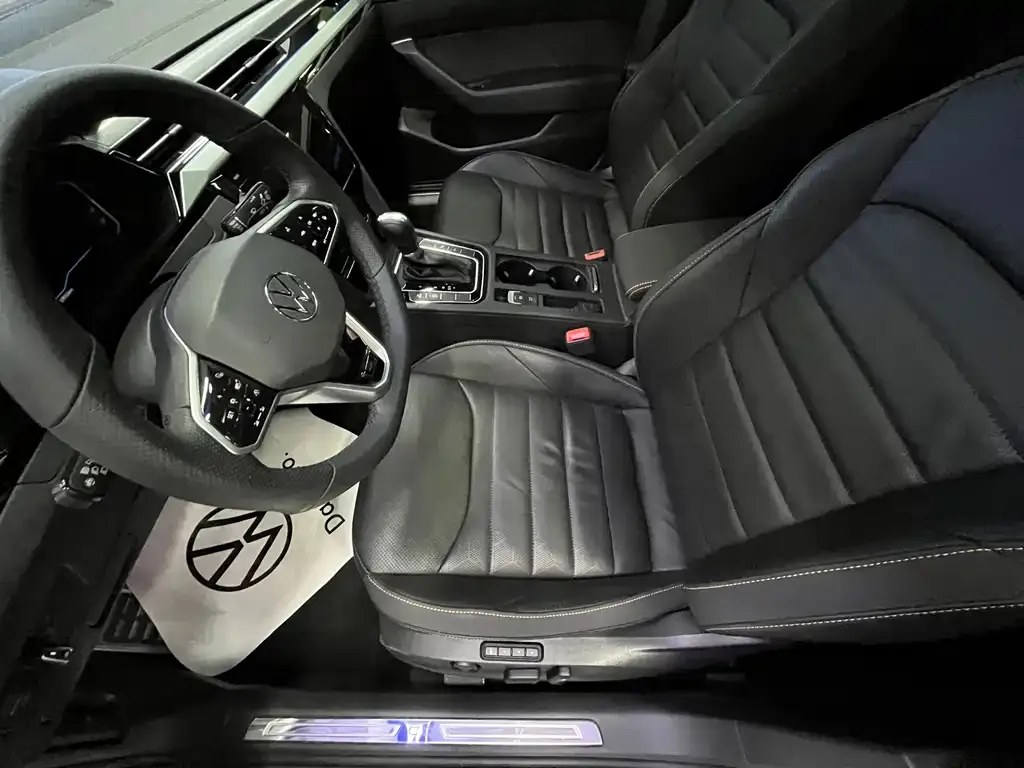 Volkswagen CC 2023 из CN, фото 7