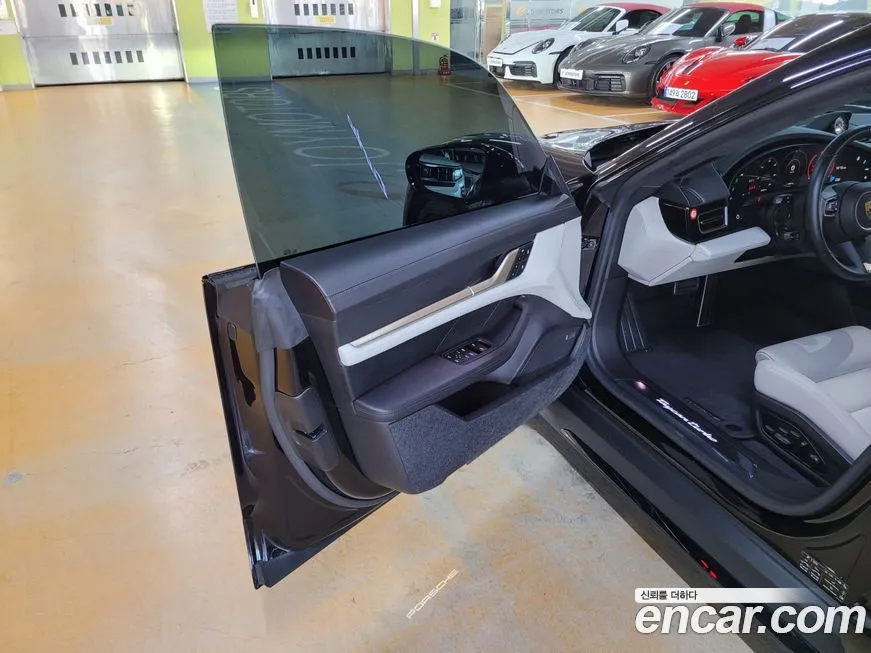 Porsche Taycan 2022 из KR, фото 9