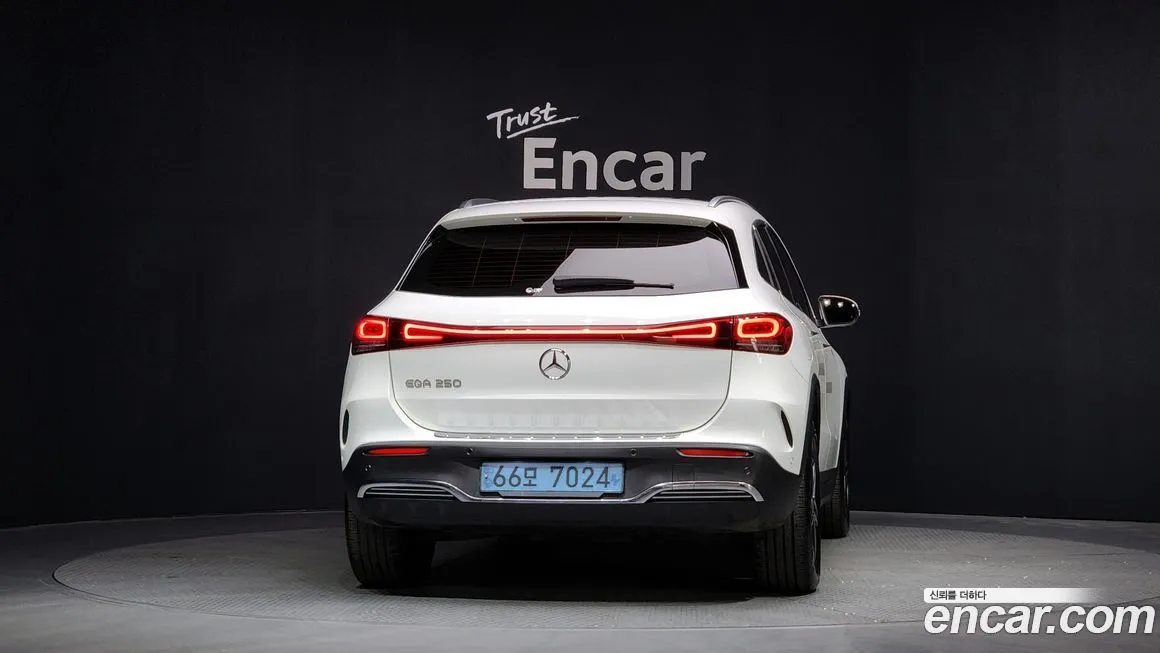 Mercedes-Benz EQA — фото 4