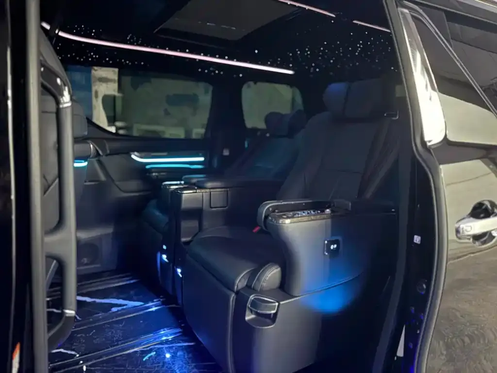 Toyota Alphard 2023 из CN, фото 7