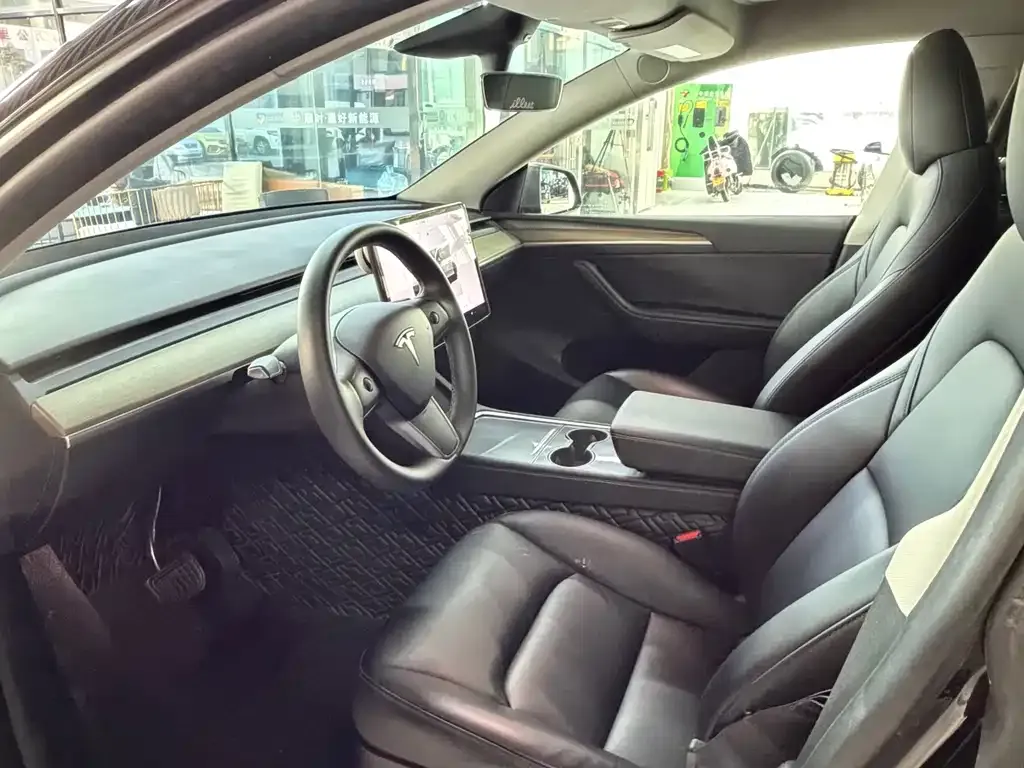 Tesla Model Y 2023 из CN, фото 4