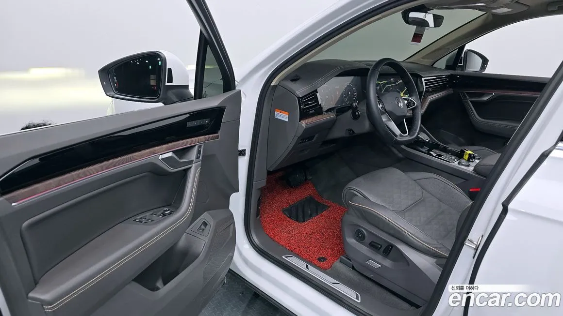 Volkswagen Touareg 2023 из KR, фото 10